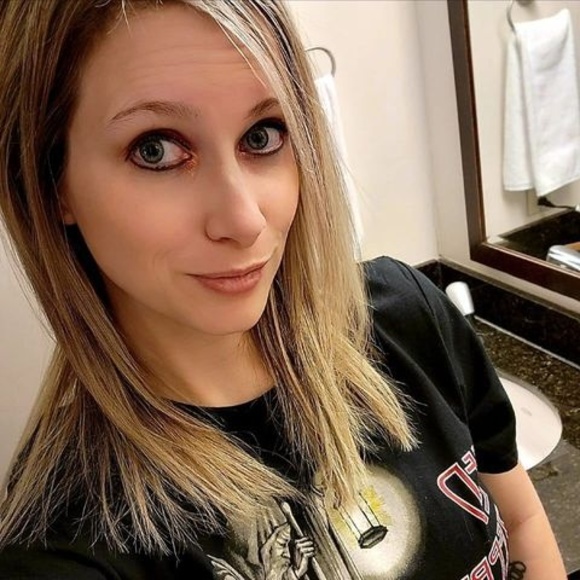 Meet your Posher, Rae - Picture 1 of 1